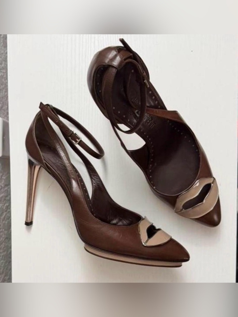 Yves Saint Laurent tom ford era vintage Brown Pointed-Toe lucite dali heels